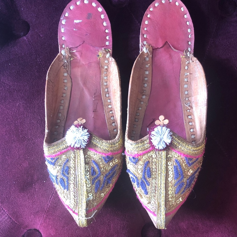 Elegant Pink and Gold Embroidered Women's Flats